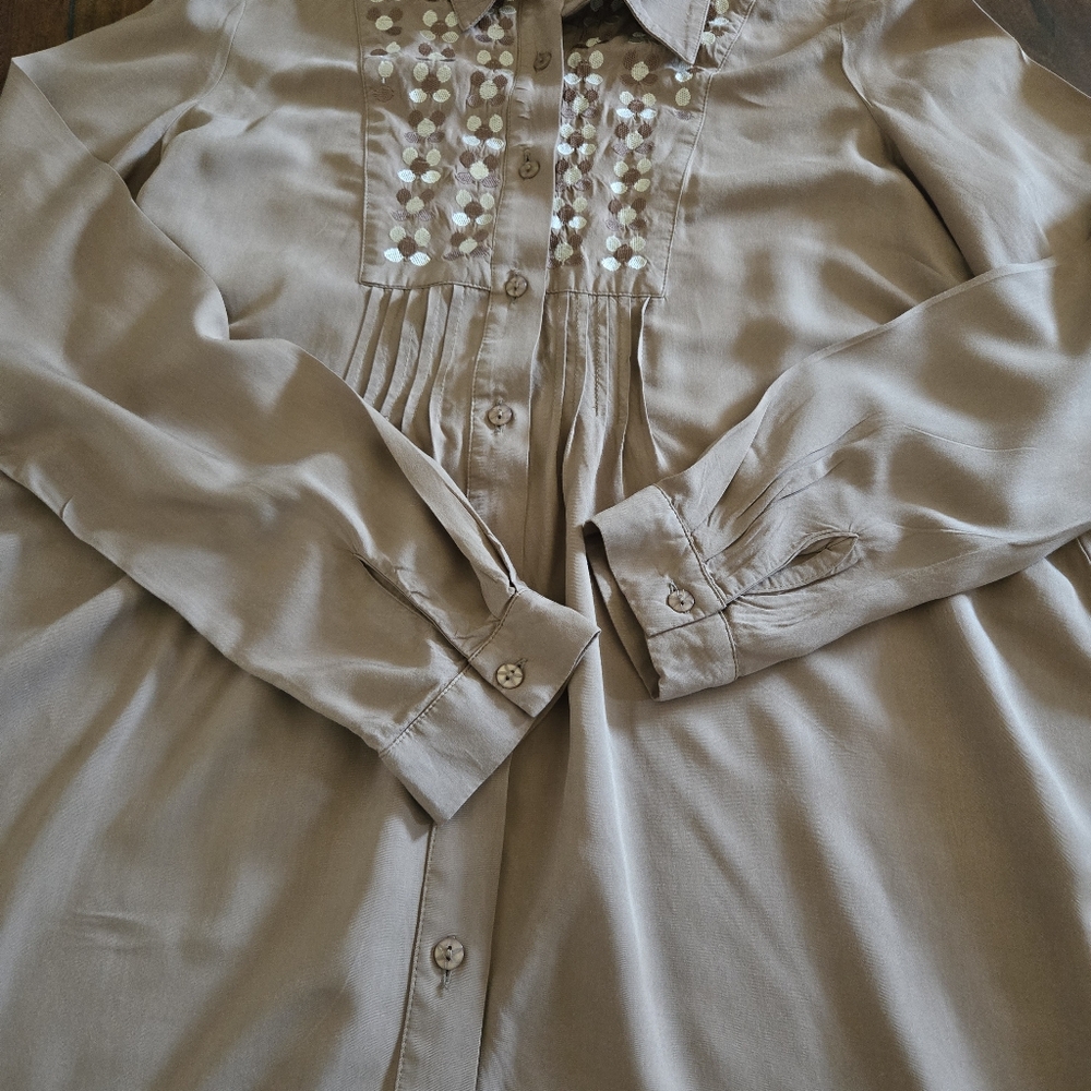 Embroidered Brown Blouse 100% Rayon Button Front Size Large - Picture 9 of 11